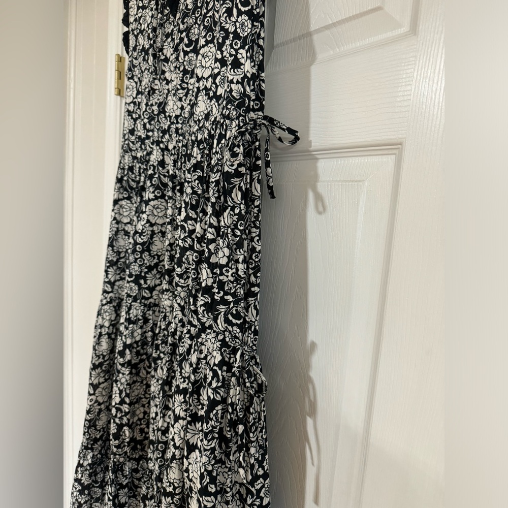 See by Chloe-Floral MIDI Dress Black/White Peonies Sz 44 (Large 12-14) - Picture 5 of 15
